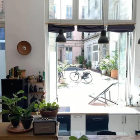 Charming And Cosy Loft In The 18Th * Parigi