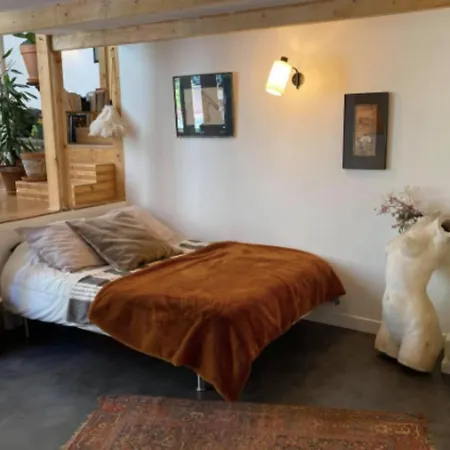 Charming And Cosy Loft In The 18Th Paris